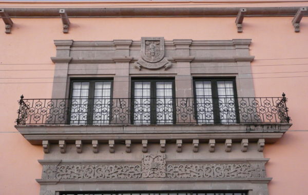 Fachada de Teatro José Minero Roque