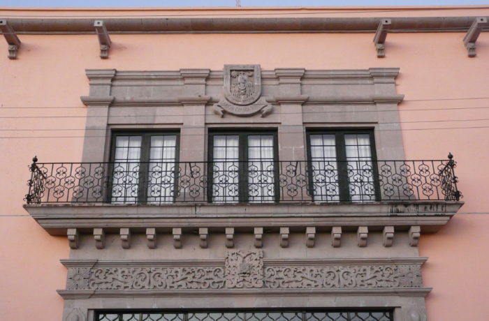 Fachada de Teatro José Minero Roque